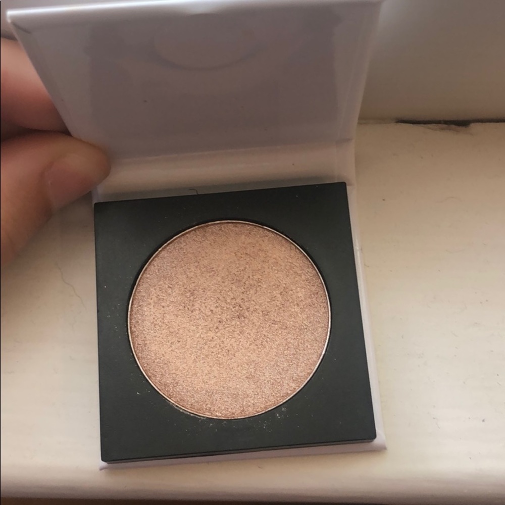 Naked Cosmetics eyeshadow:shade,Mother Nature